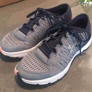 Excellent Condition Gemini 3 Running Shoes